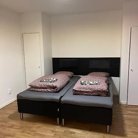 Newly Renovated With Parking With A Quiet Environment