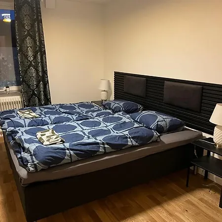 아파트 Newly Renovated With Parking With A Quiet Environment 말뫼